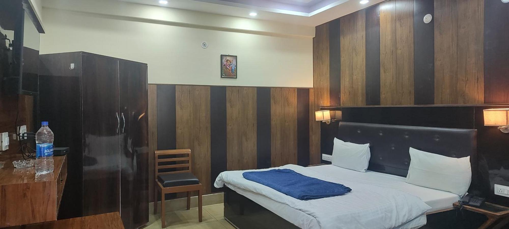 Arya Mansion Hotel Lansdowne Bilik gambar
