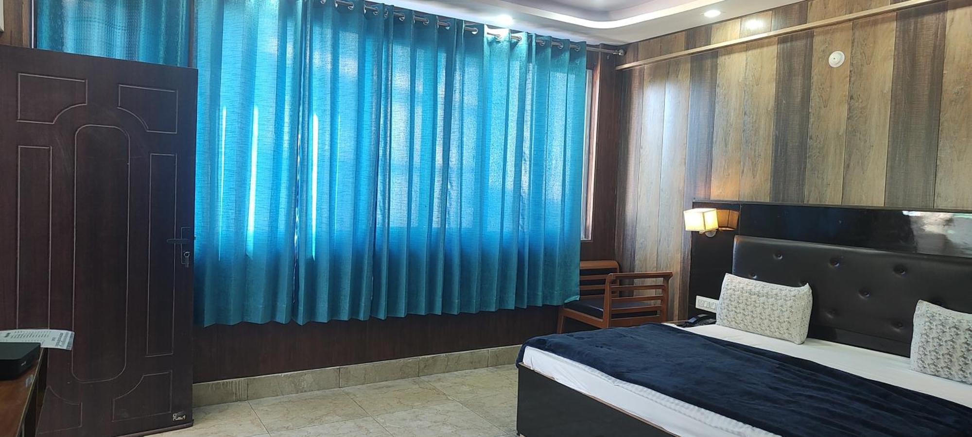 Arya Mansion Hotel Lansdowne Bilik gambar